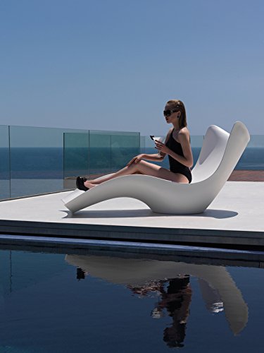 Le lit transat futuriste Vondom Surf du designer Karim Rashid
